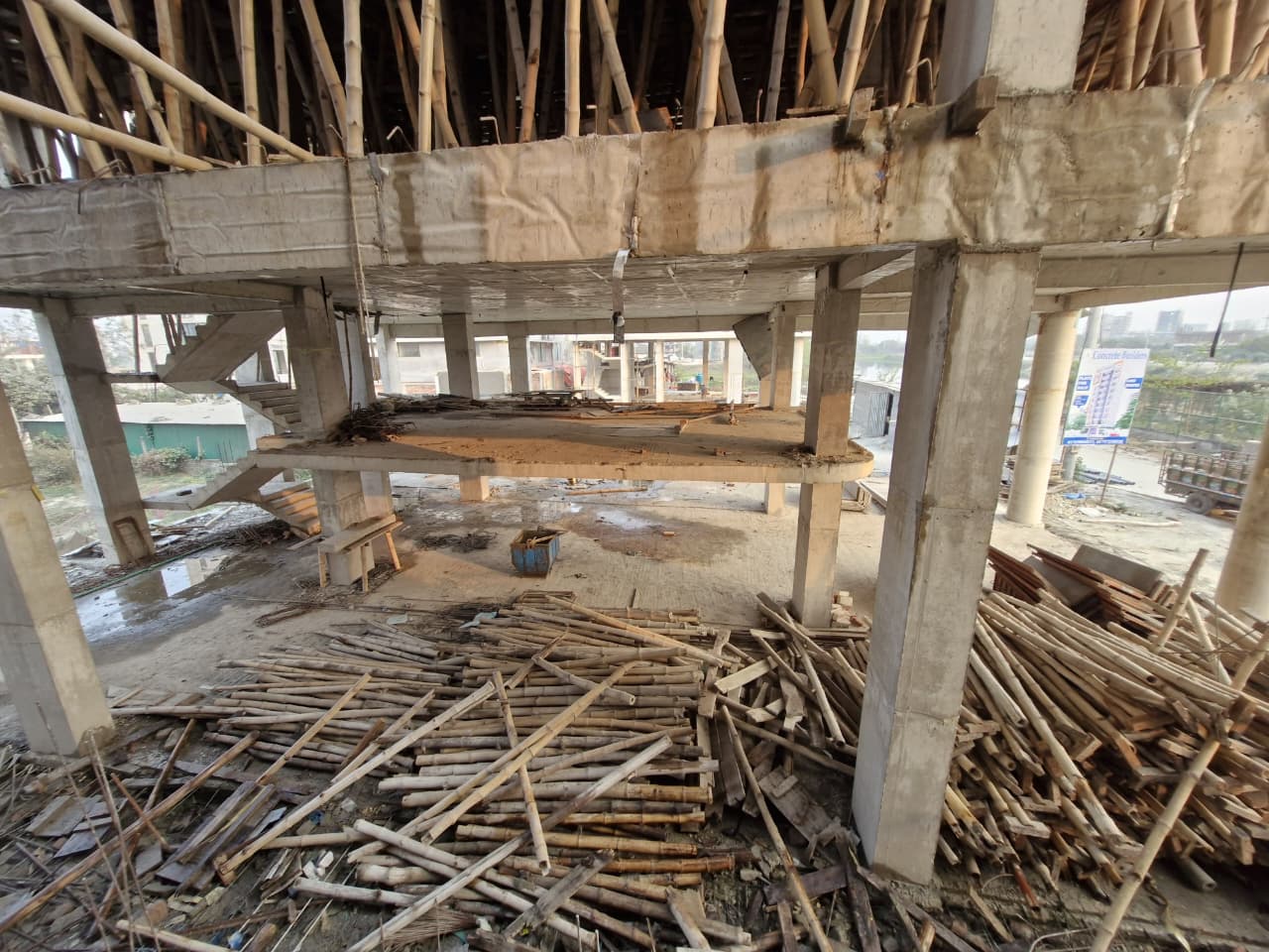  CONCRETE BUILDERS  Elegant 2,850 Sqft Apartment